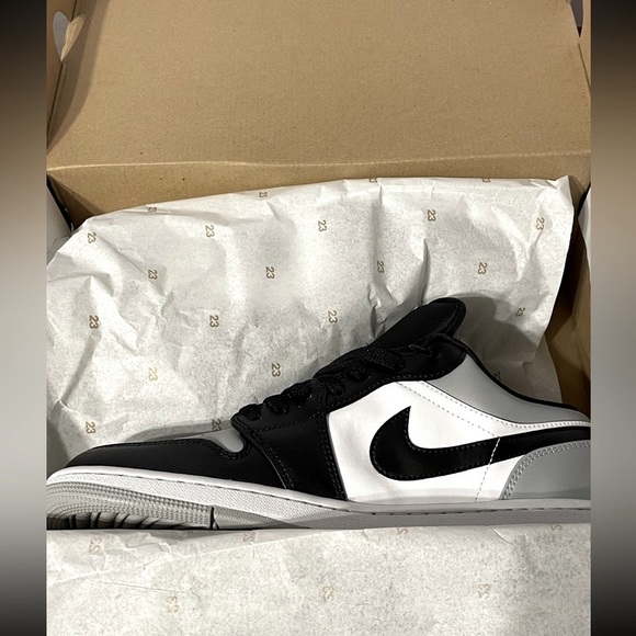 Jordan 1 Low Shadow Toe - Picture 10 of 11